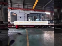 Güneş Panelleri ve LED Aydınlatmalı 11.5m Uzay Kapsülü Ev