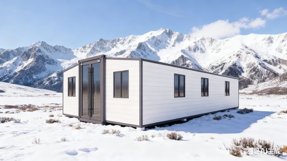 satın al 40ft Expandable Container Home with Bamboo Plywood 18mm Thick Floor 72 Square Meters Floor Area for 3-6 People Accommodation Çevrimiçi üretim